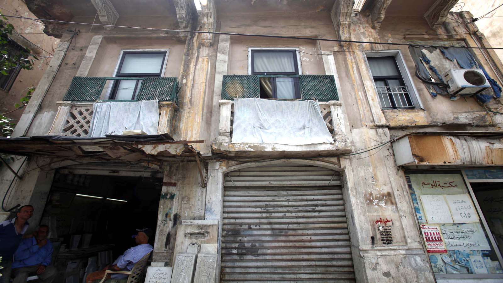لماذا تنهار المباني في بيروت؟