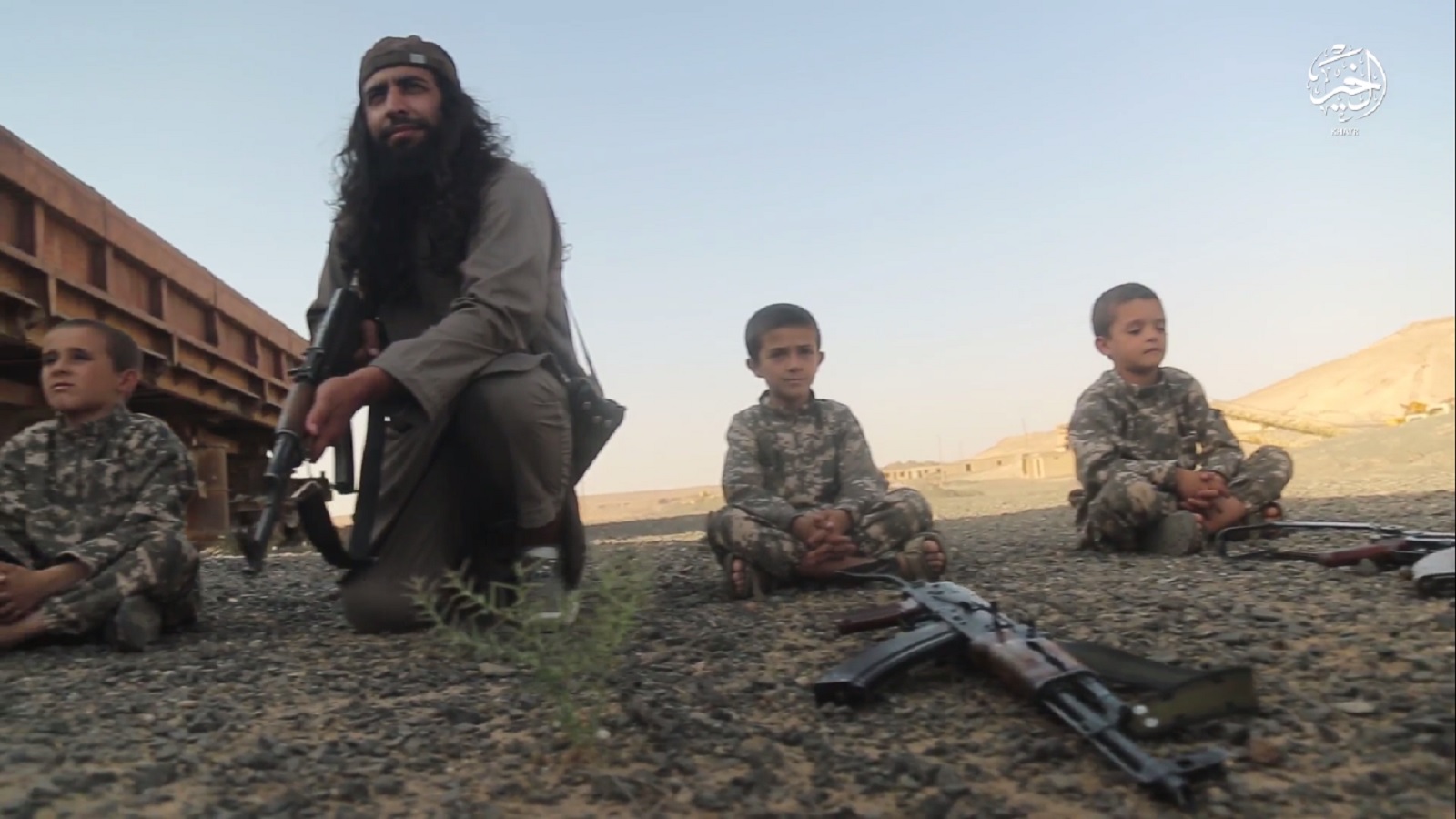 إعداد الجيل الثاني من "داعش" في معسكرات "أشبال الخلافة"