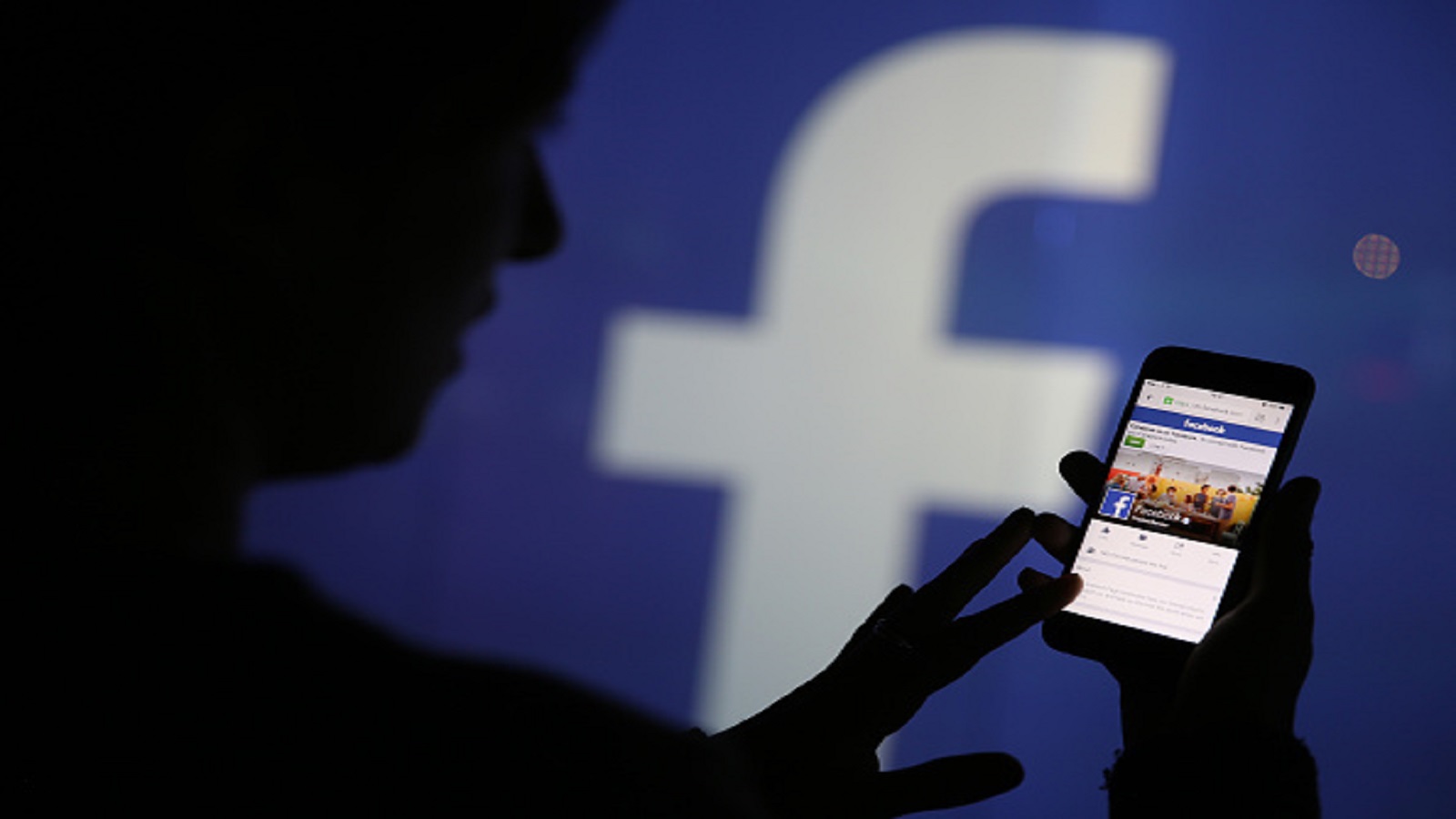 "فايسبوك" يتصدّى للتدوينات المتطرفة