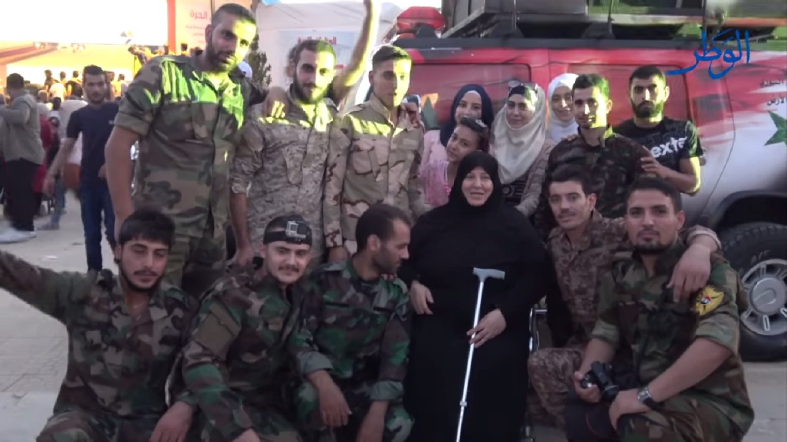 جنود الأسد في "معرض دمشق": مَن يتفرّج على ماذا؟