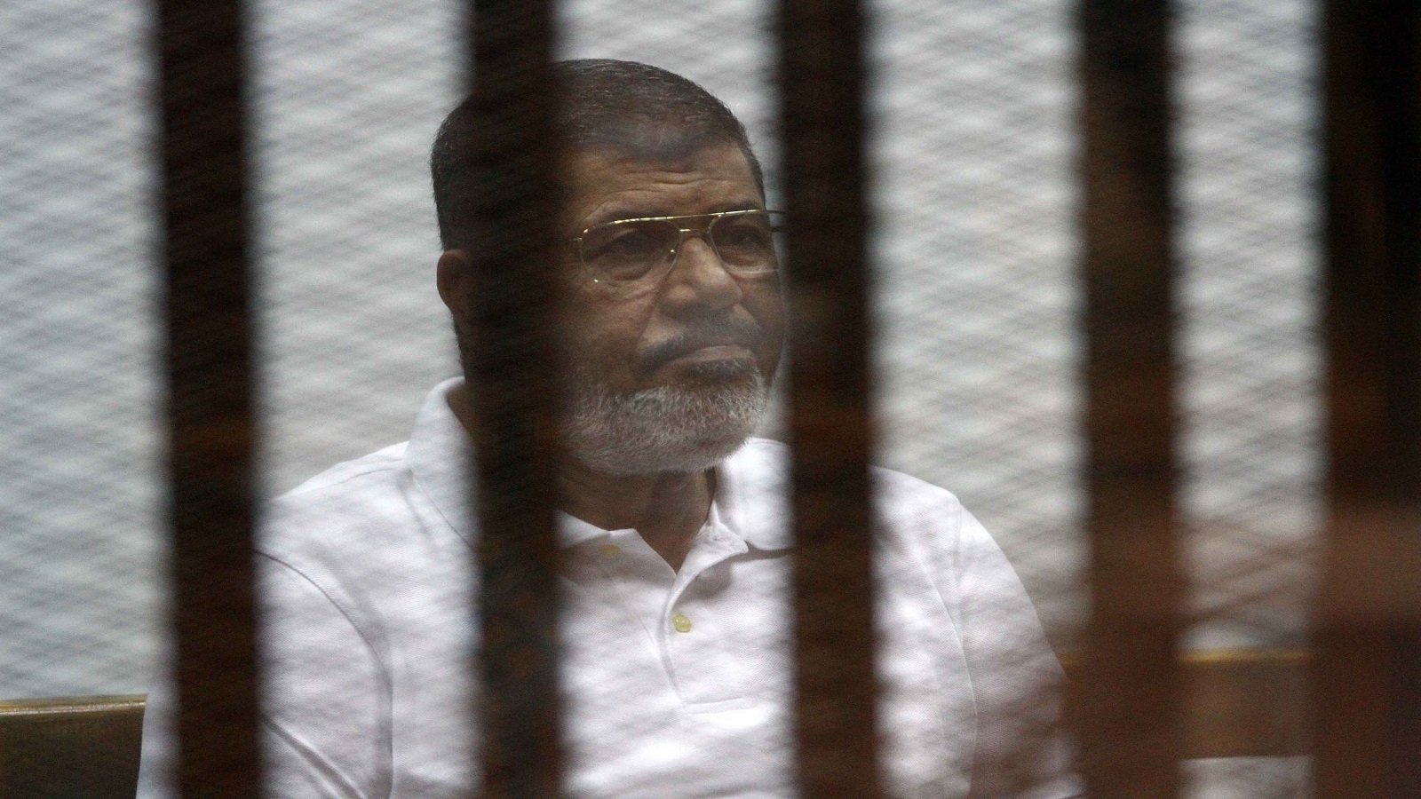 لجنة تحقيق بريطانية: مرسي يموت في سجنه