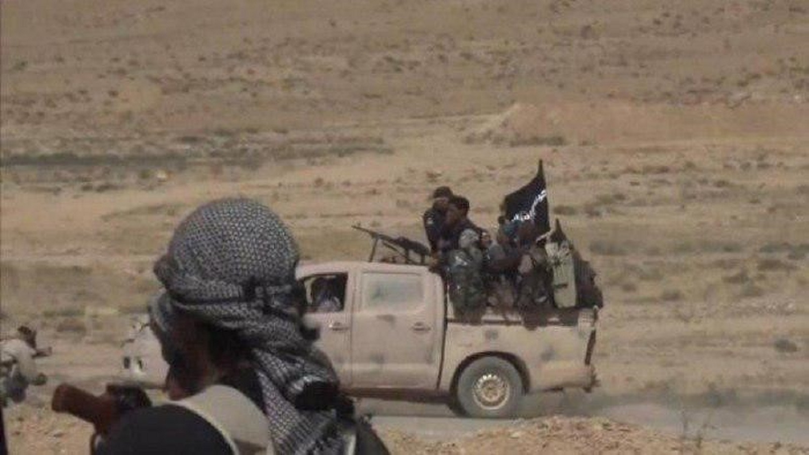 "داعش" ينقل منطقة عملياته من ديرالزور إلى بادية حماة