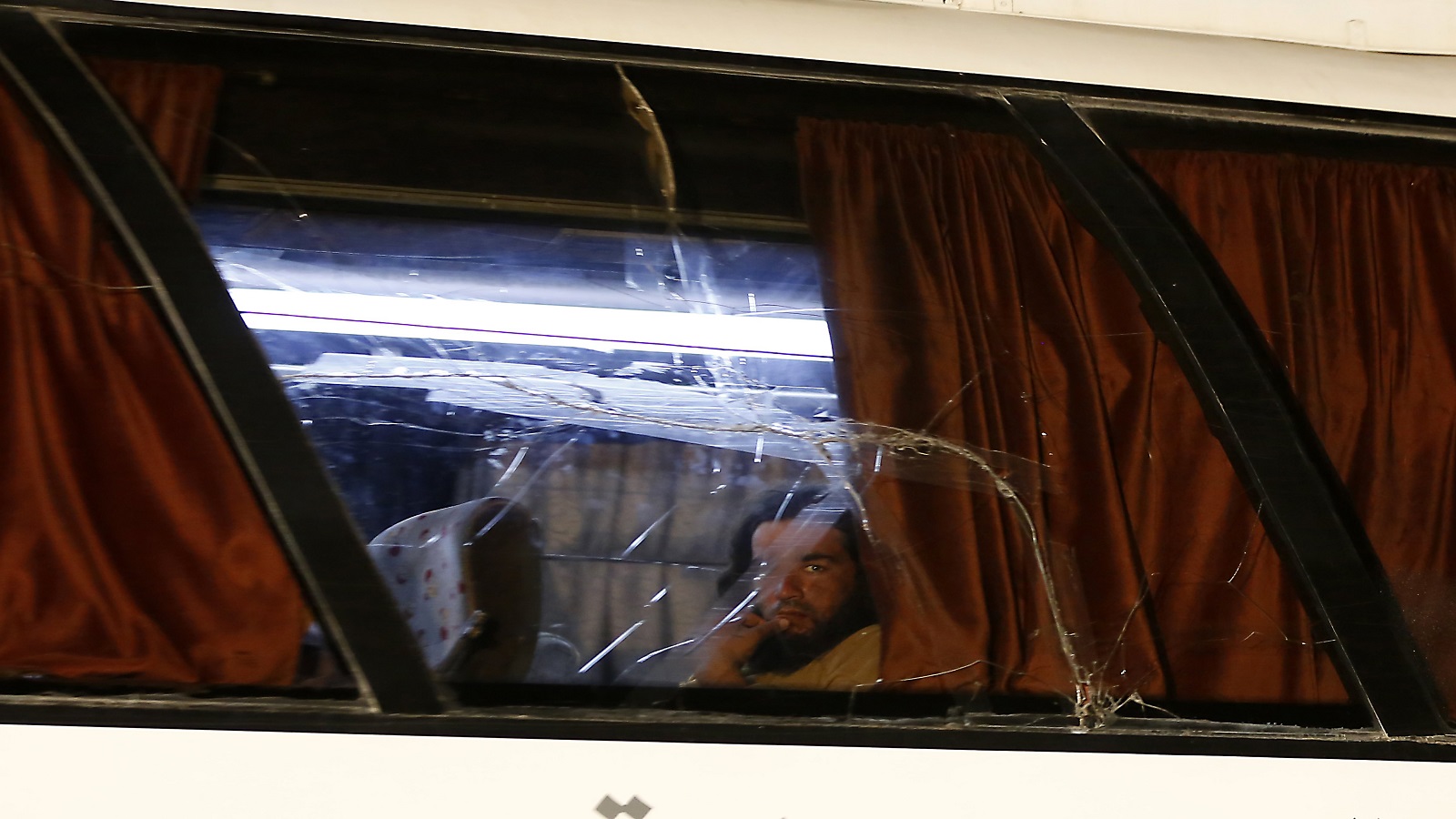 هل أنزلت مروحيات النظام مقاتلي "داعش" في حوض اليرموك؟