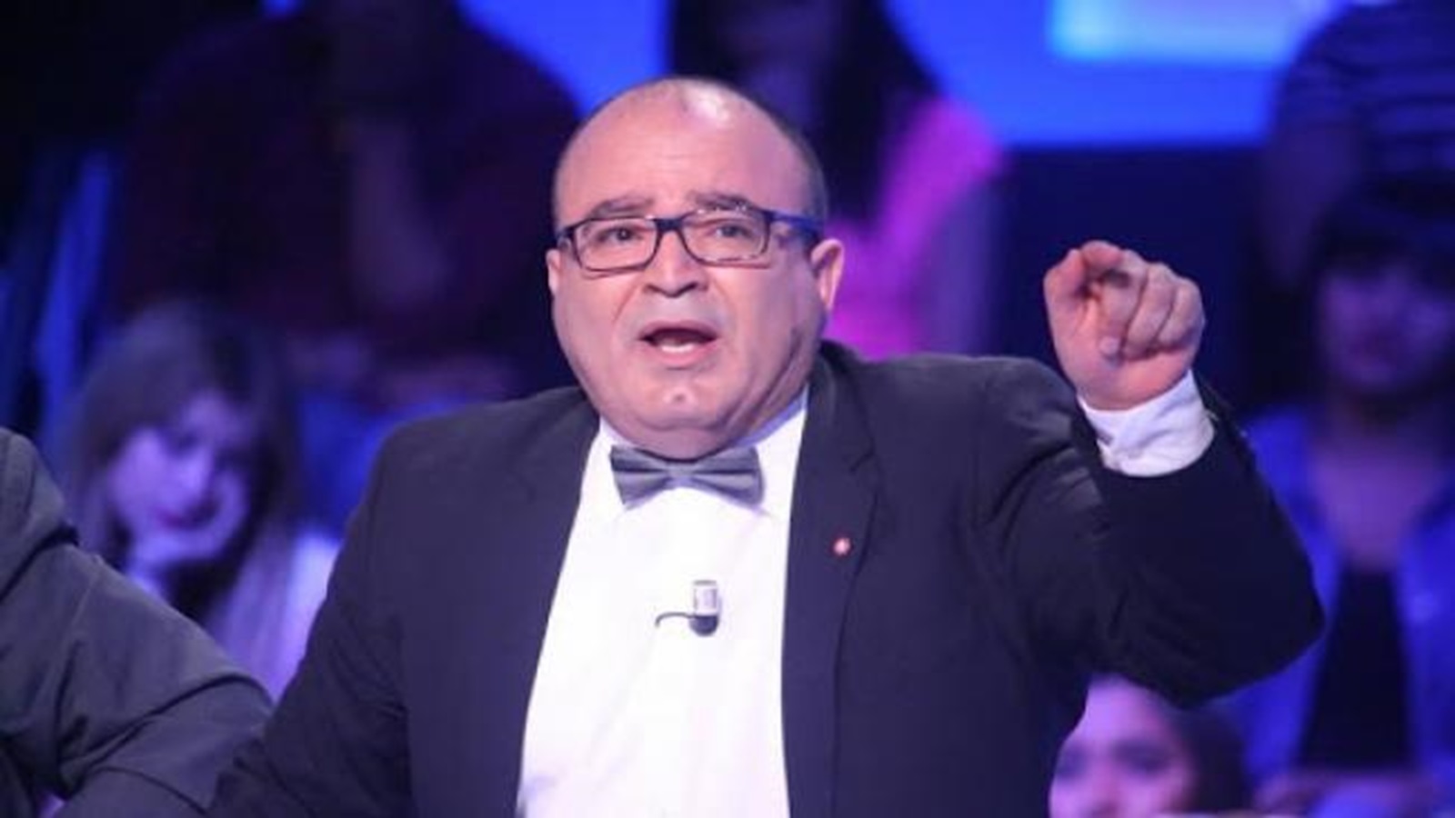 صحافي تونسي متهم بإهانة موظفة عامة.. يواجه المحاكمة