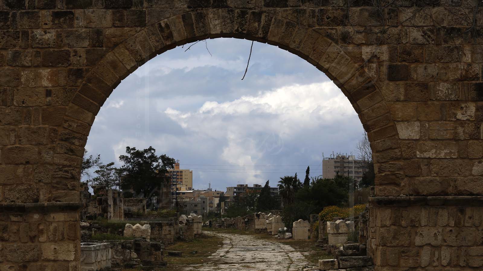 نقل البيزنطيون مقابر الموتى الى داخل المدينة، بخلاف الثقافة الرومانية (علي علوش)