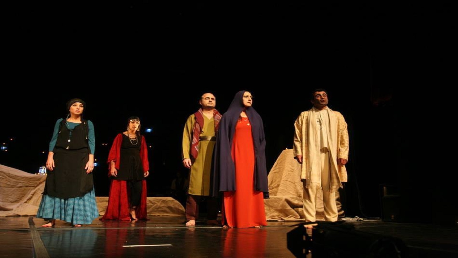 "هندسة الثقافة".. هل تبدّد تحديات المسرح العربي؟