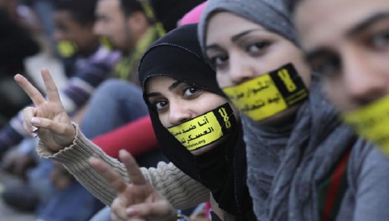 مصر: المحاكمات العسكرية للمدنيين بالجملة