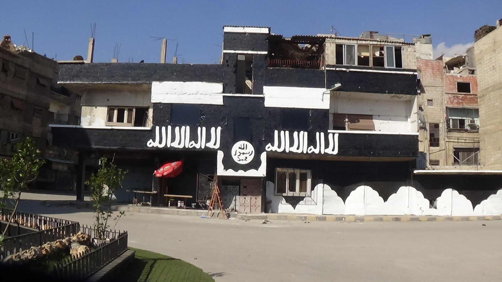 "داعش" إلى الجنوب الدمشقي: خطة النظام لانهاء المعارضة