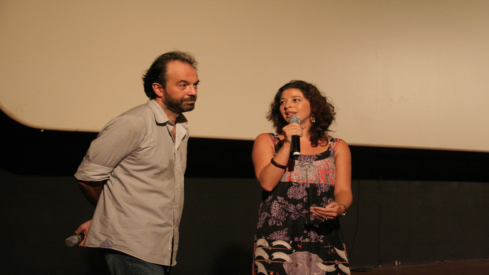 مروة مع غسان سلهب خلال العرض الأول لفيلمه “الوادي”.
