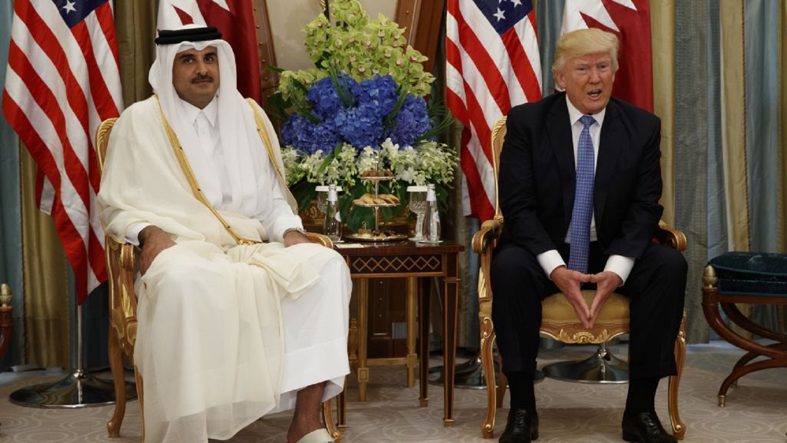 ترامب يلتقي أمير قطر ويتوقع حلاً سريعاً للأزمة الخليجية