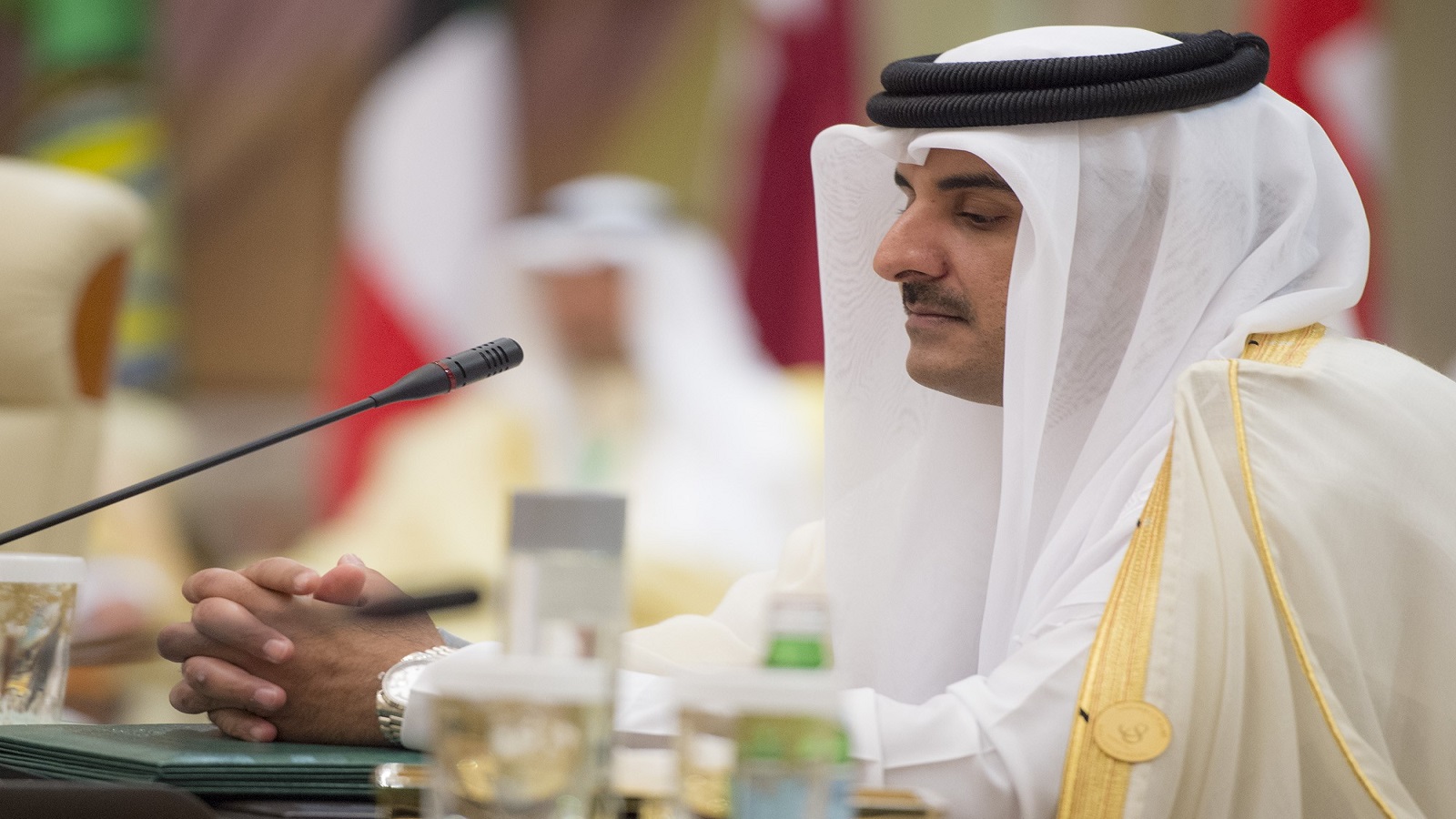 الكويت تحاول احتواء الأزمة بين السعودية والامارات وبين قطر