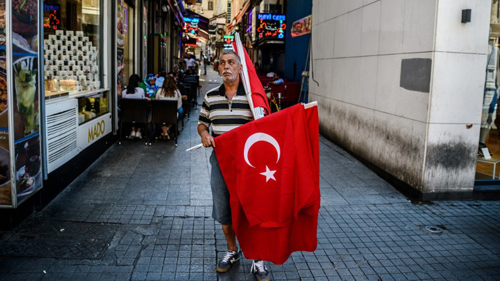 لماذا كان انقلاب تركيا الأشدّ دموية أكثر الانقلابات فشلاً؟
