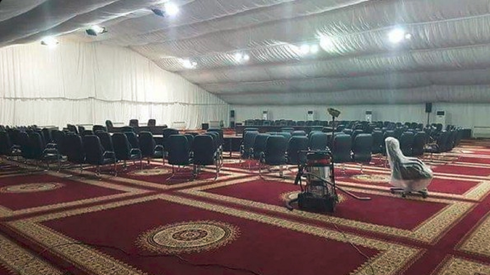 قمة "الأمل" في خيمة موريتانية.. بمقاعد خالية