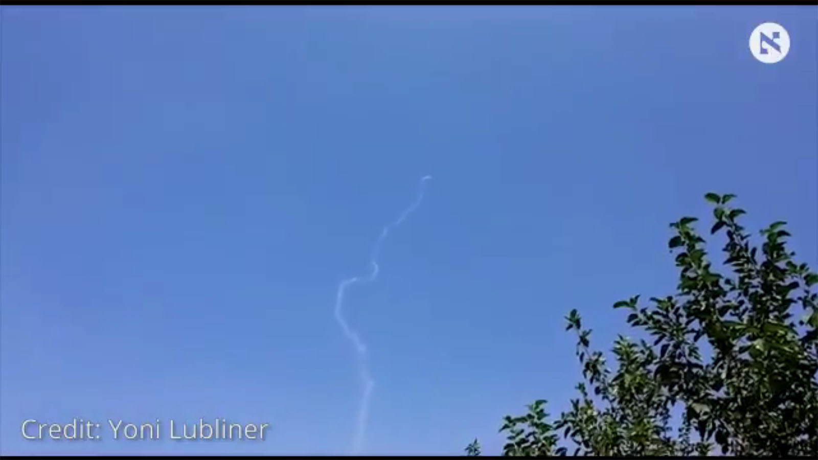 بالفيديو: صاروخ إسرائيلي يُسقط طائرة لحزب الله