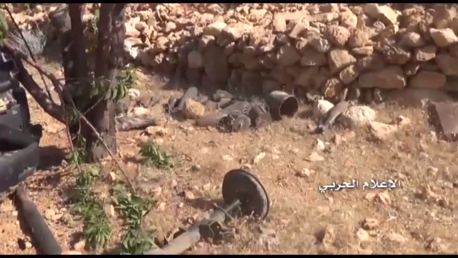 بالفيديو: هذا ما وجده حزب الله في مركز للنصرة