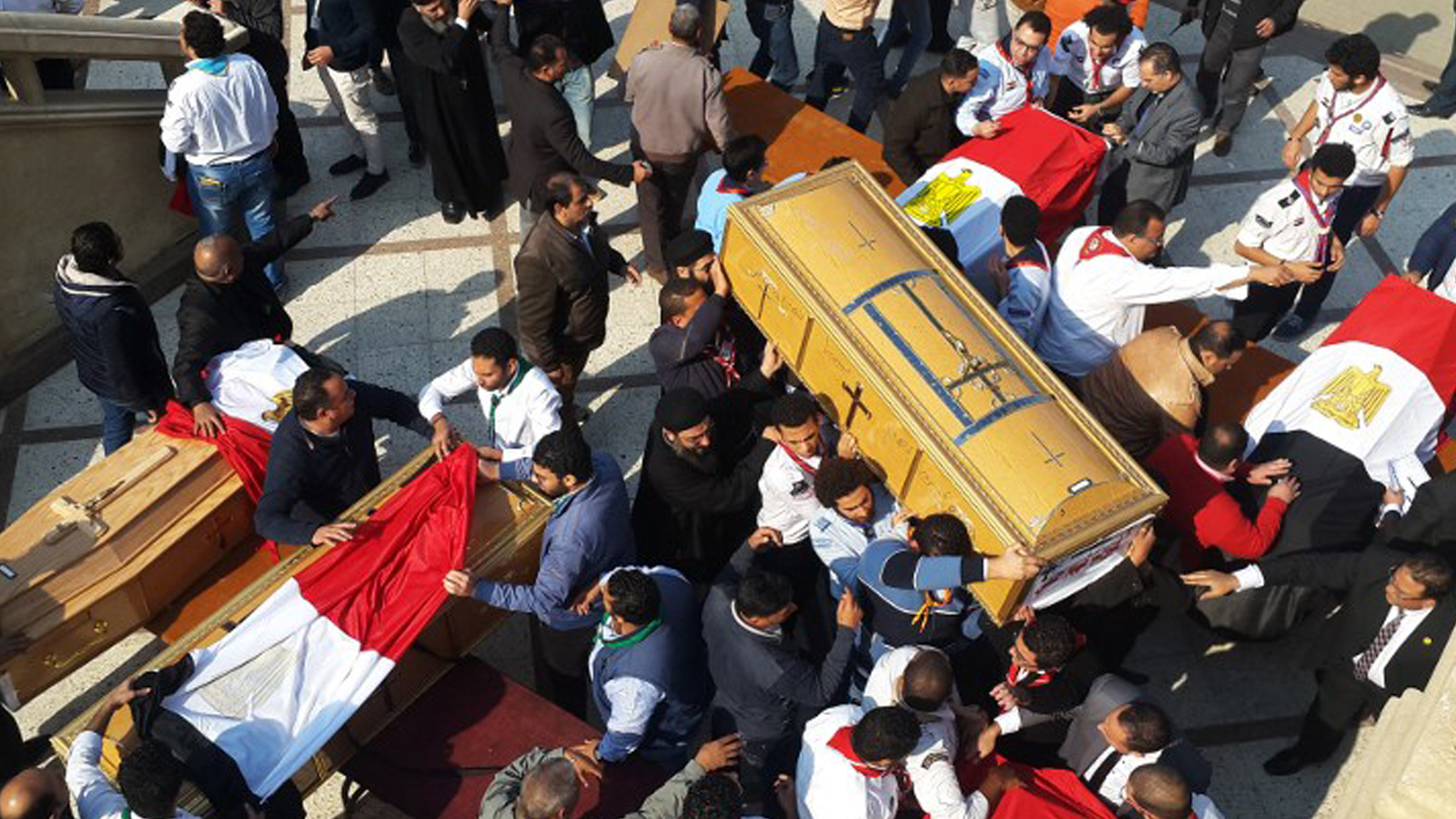 مصر: استعراض الثقة والقوة على مشهد الكنيسة الدموي