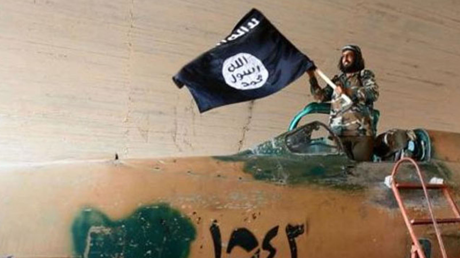 تسعُ طائرات حربية مع داعش..لاستخدامها في عمليات انتحارية؟