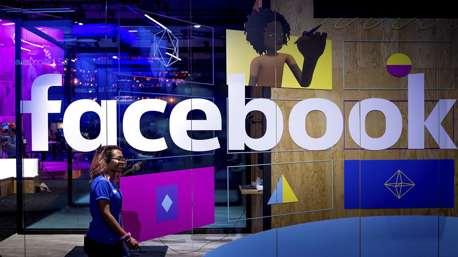 "فايسبوك" يؤيّد تحقيقات التدخل الروسي..ويسلّم الكونغرس آلاف البيانات