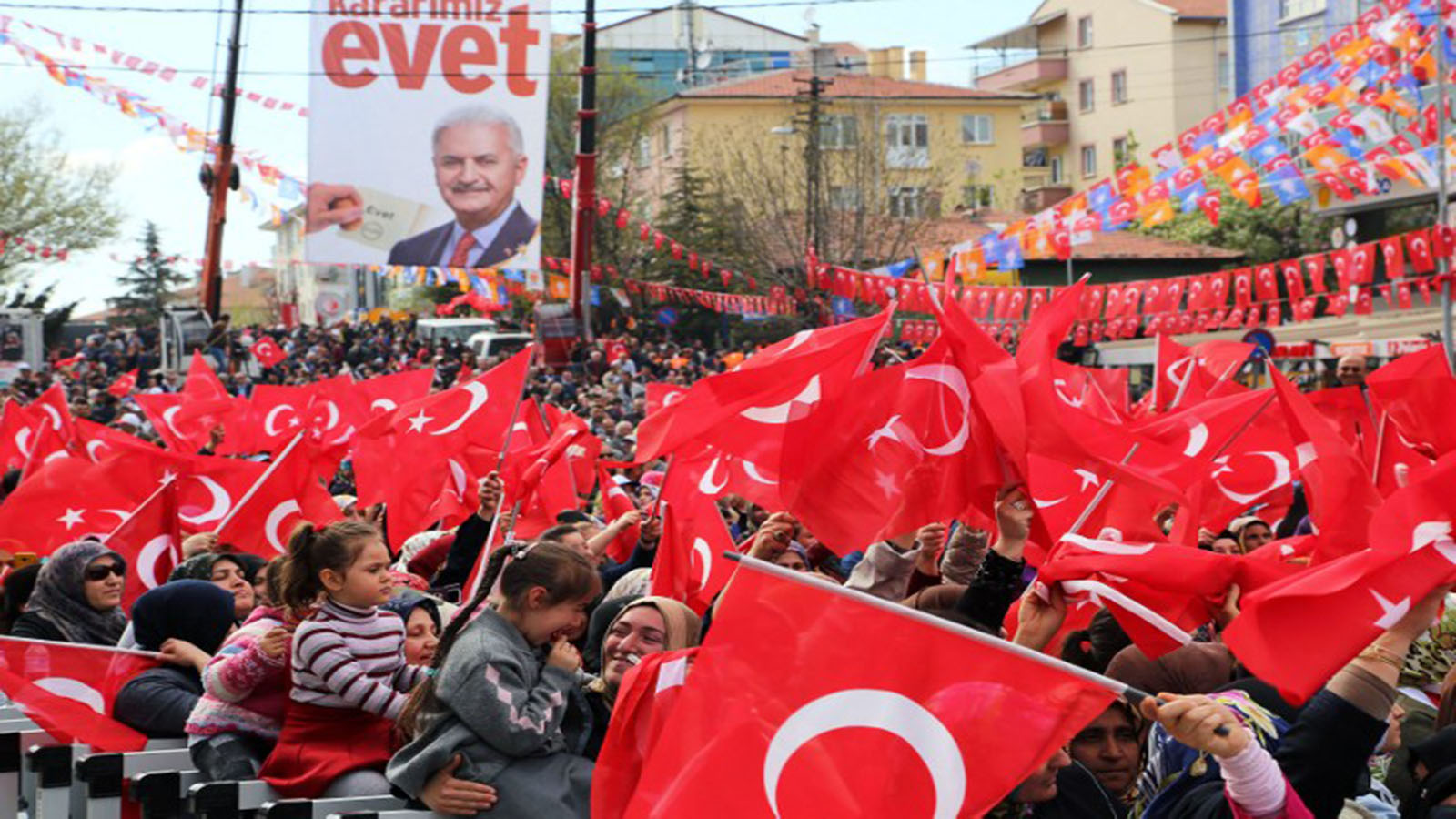 إذا فاز معسكر "نعم"..هل سيبقى أردوغان قوياً؟