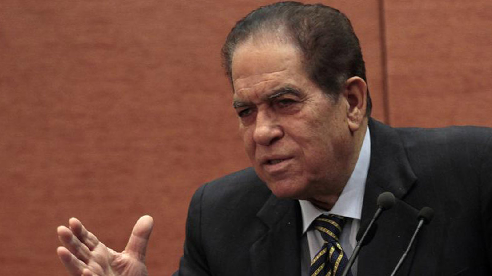 مصر.. تحالف بقيادة الجنزوري للسيطرة على البرلمان المقبل