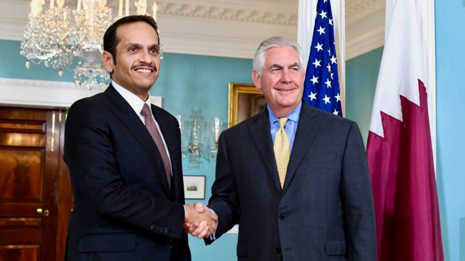 تيلرسون يجتمع مع وزير خارجية قطر ومبعوث كويتي