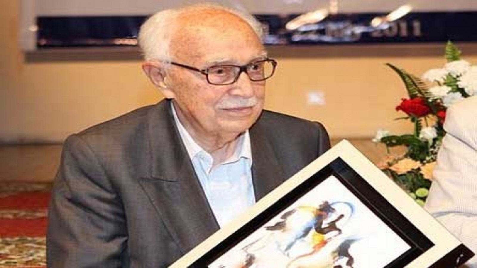 وفاة الروائي المغربي عبد الكريم غلاب عن 98 عاما