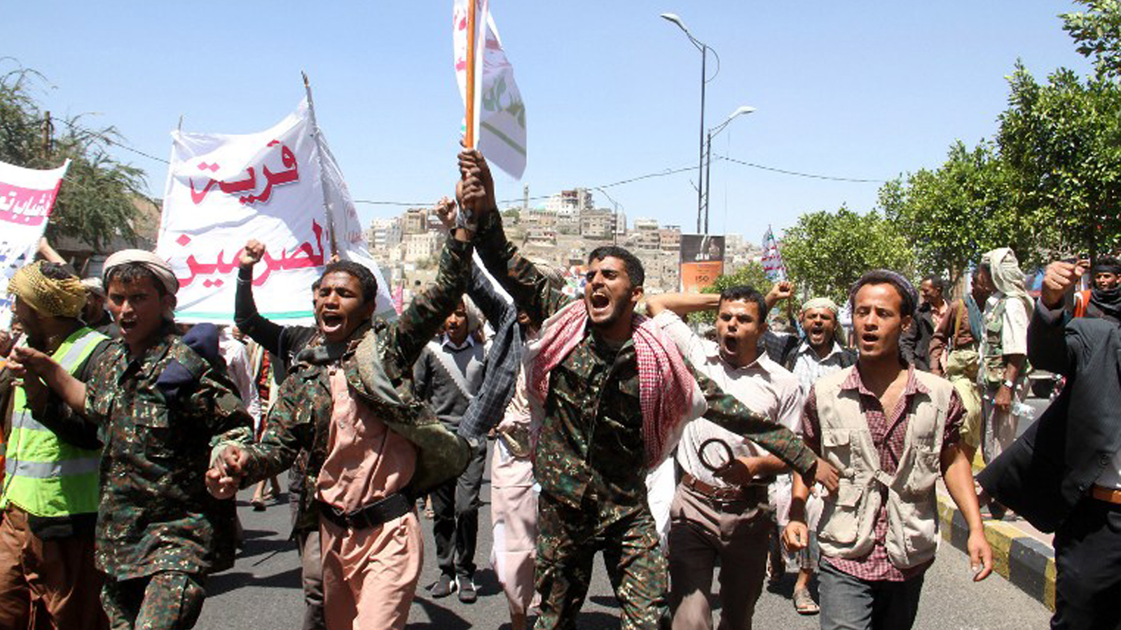 اليمن:غارات نهارية ل"عاصفة الحزم"..والحوثي يهدد بضرب السعودية
