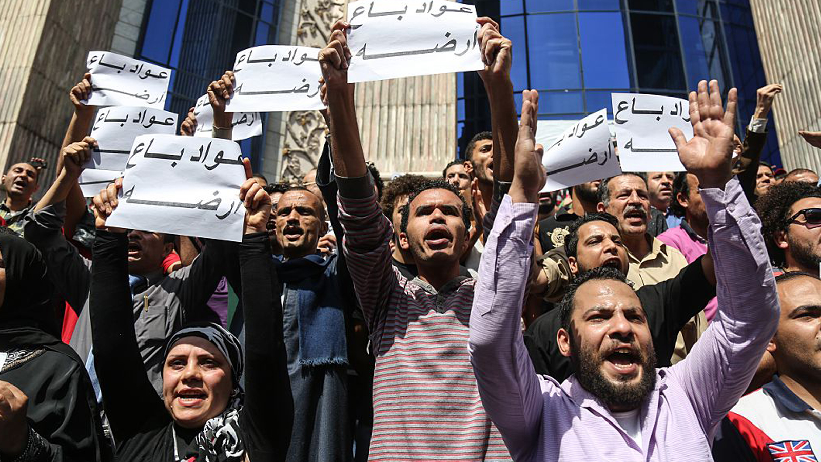 مصر: تبرئة 3 صحافيين تظاهروا لأجل "تيران وصنافير"