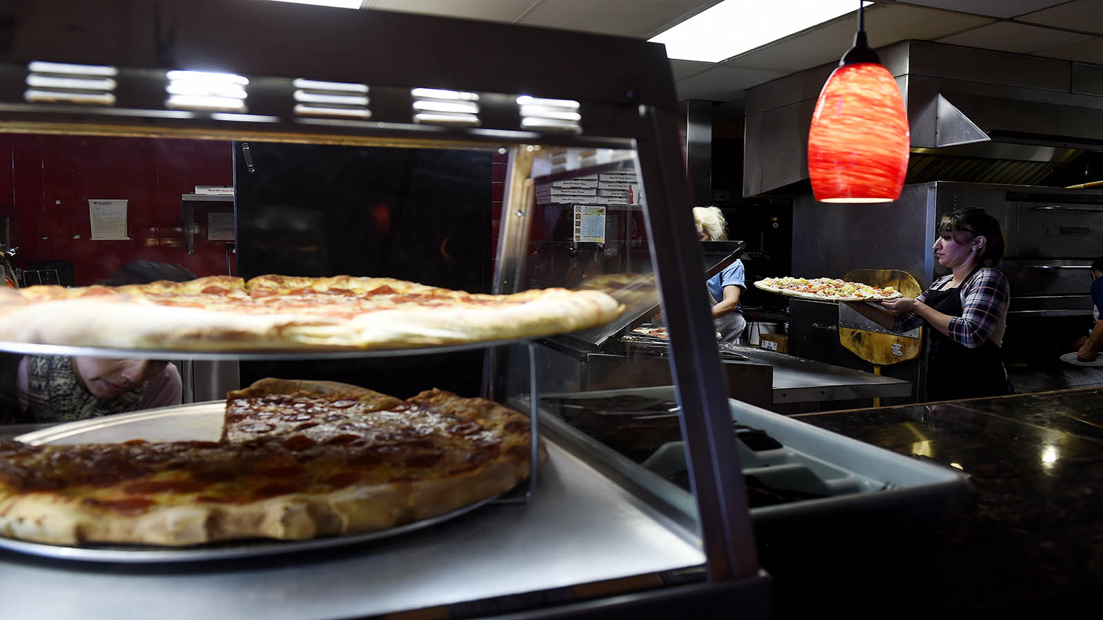 كيف يأكل اللبنانيون البيتزا؟