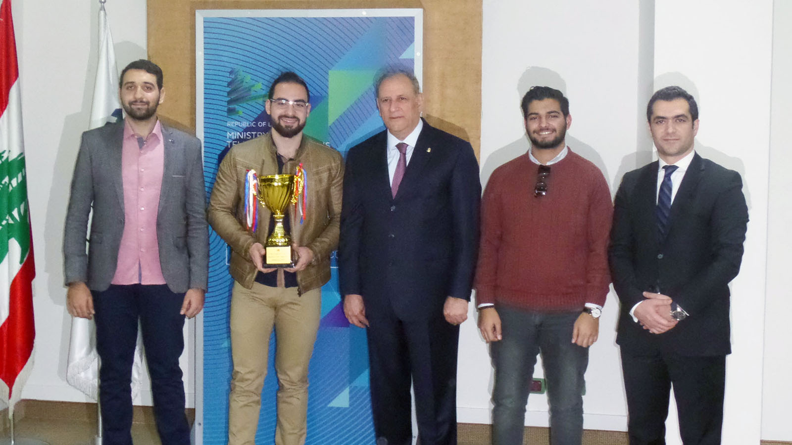طلاب لبنانيون يفوزون بجائزة هواوي