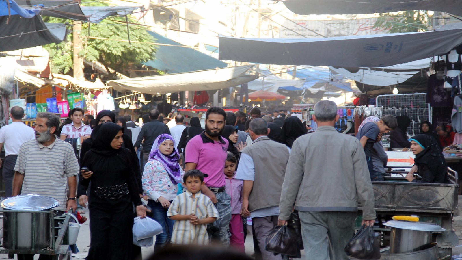 البازارات تنتشر في دمشق: منافسة المتاجر برأسمال صغير