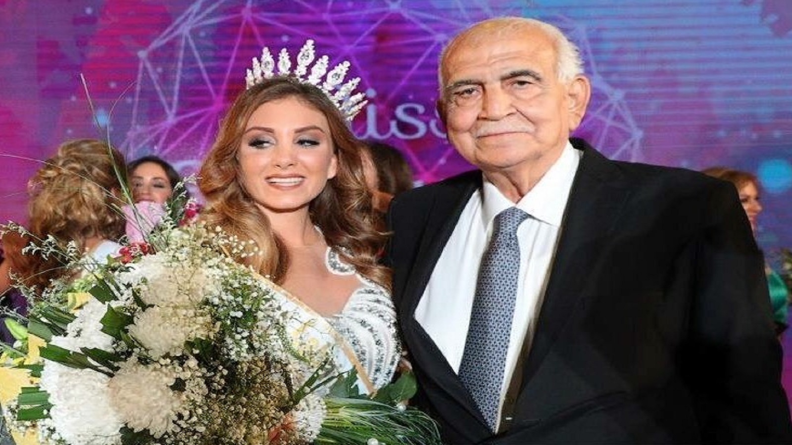 ماذا تفعل " ملكة جمال المغتربين اللبنانيين" في اسرائيل؟