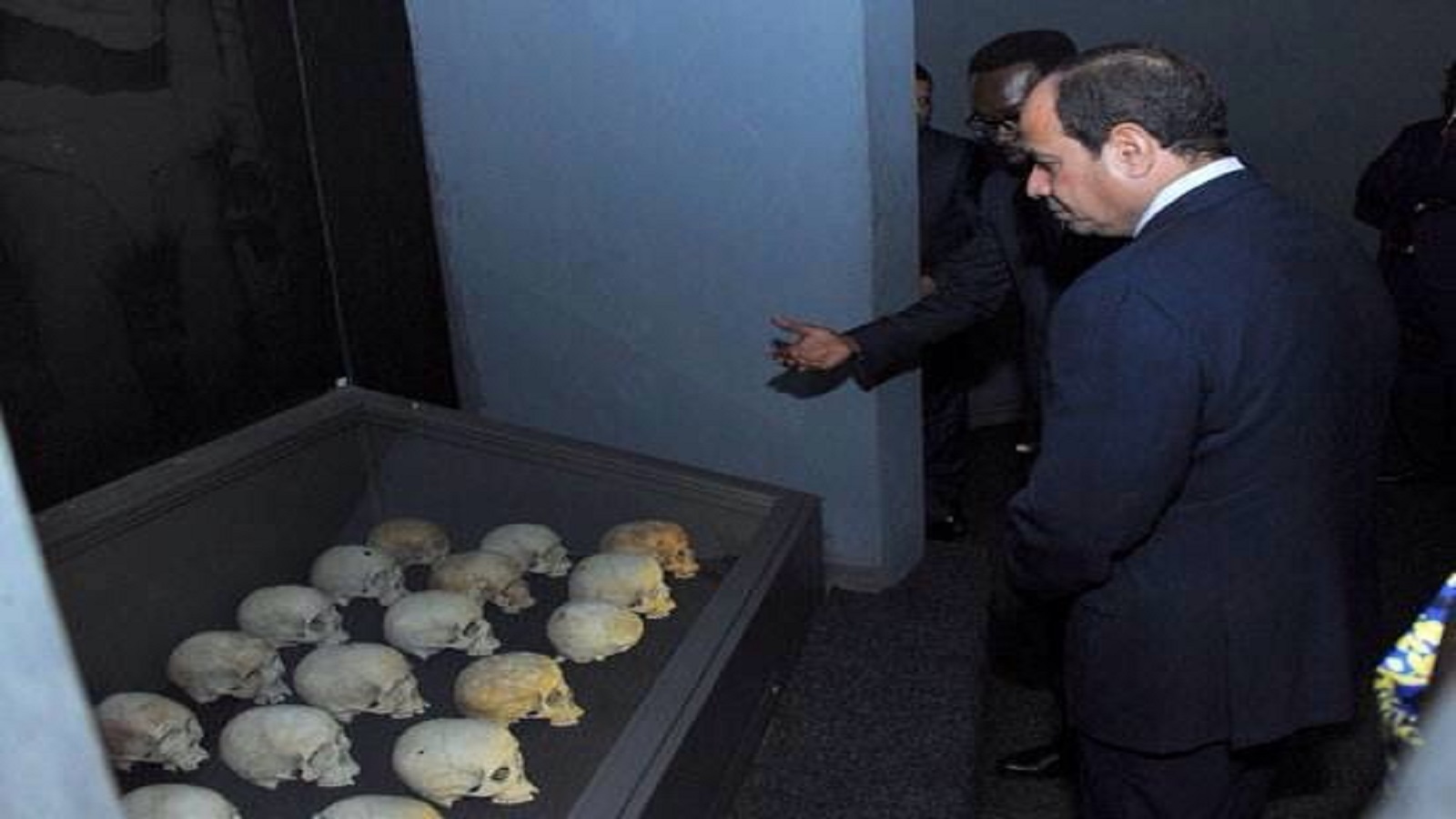 السيسي في متحف الإبادة: لعبة "رابعة"؟!