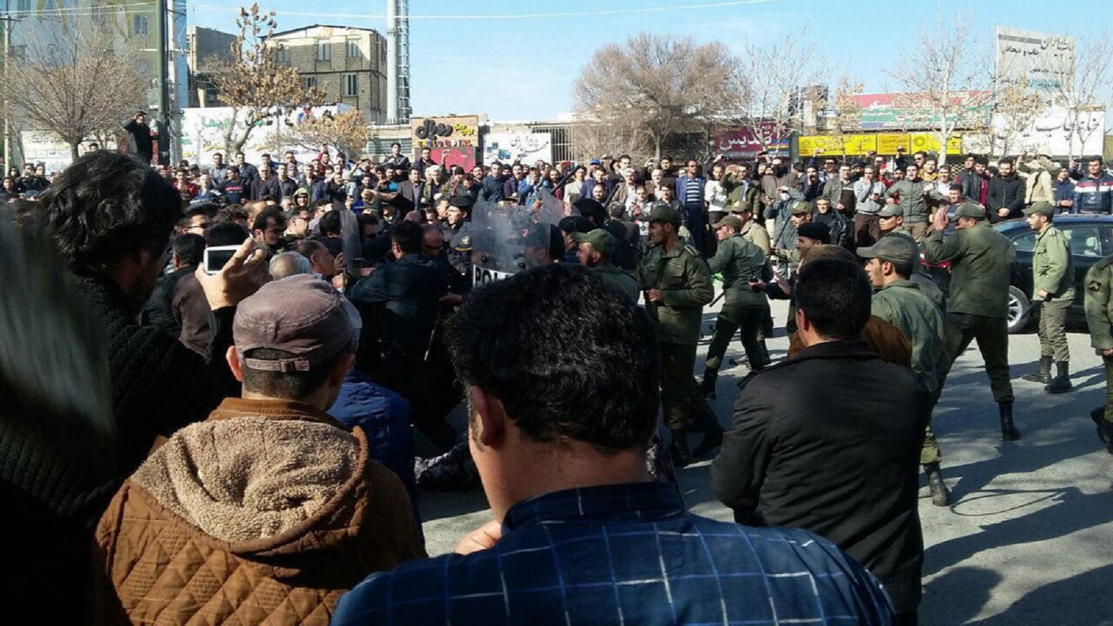 احتجاجات إيران: ثورة بلا سوشيال ميديا