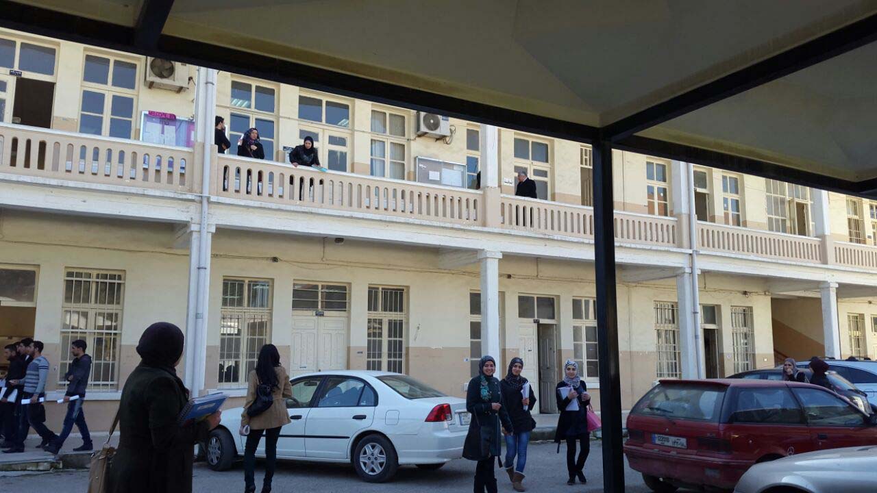 اللبنانية- طرابلس: غلطة إدارة تطيّر 13 طالباً في الماستر