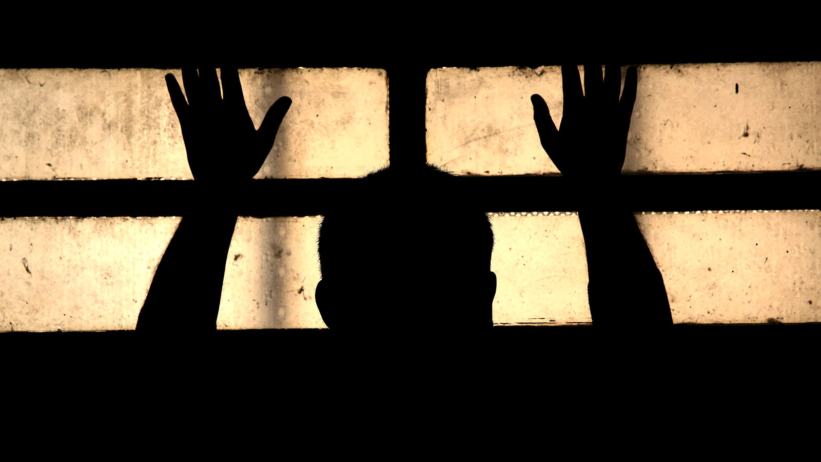 بالفيديو: سجناء يحكون عن أمهاتهم