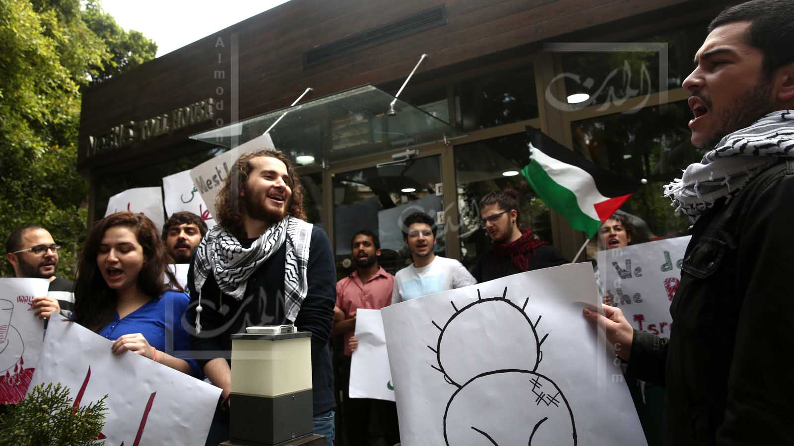 اعتصام امام نسلة في الجامعة الاميركية (علي علوش)