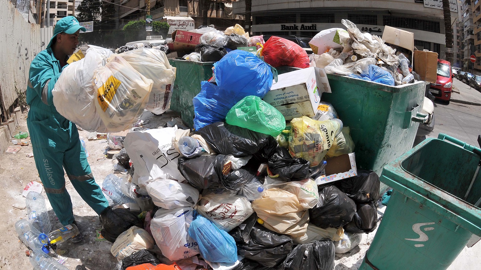 بيروت وجبل لبنان في "دوامة النفايات"