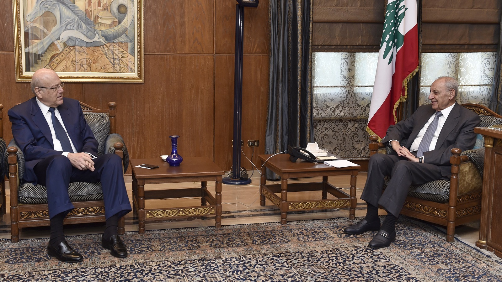 تثبيت الساعة يقسّم لبنان طائفيا ويلغي جلسة الحكومة