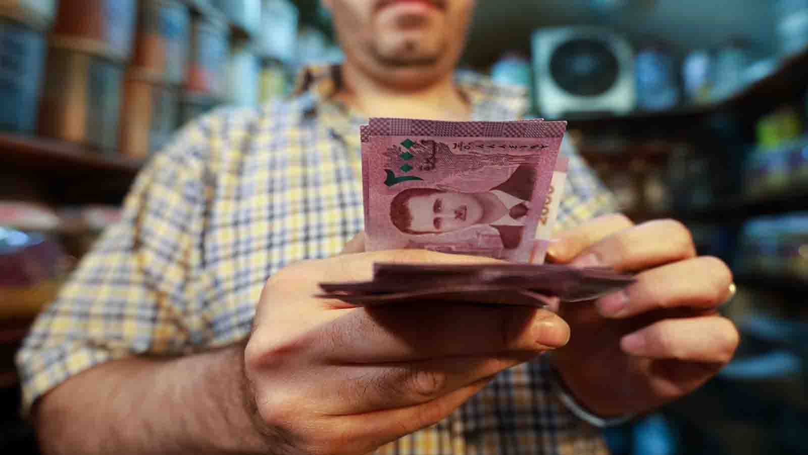 العملة السورية تتهاوى أمام قانون "قيصر"..2000 ليرة للدولار
