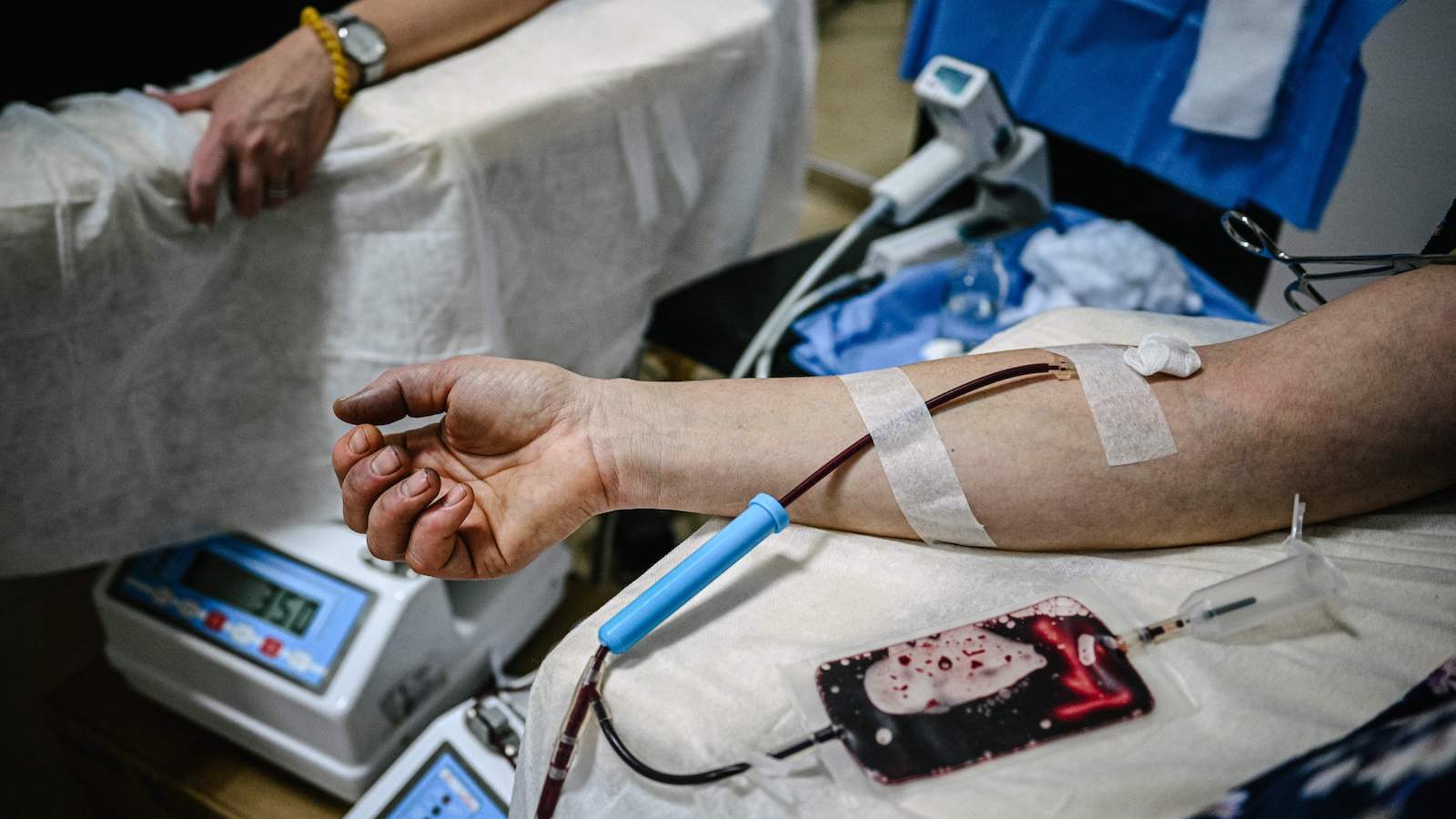 تجارب جديدة تغني البشر عن الحاجة إلى نقل الدم