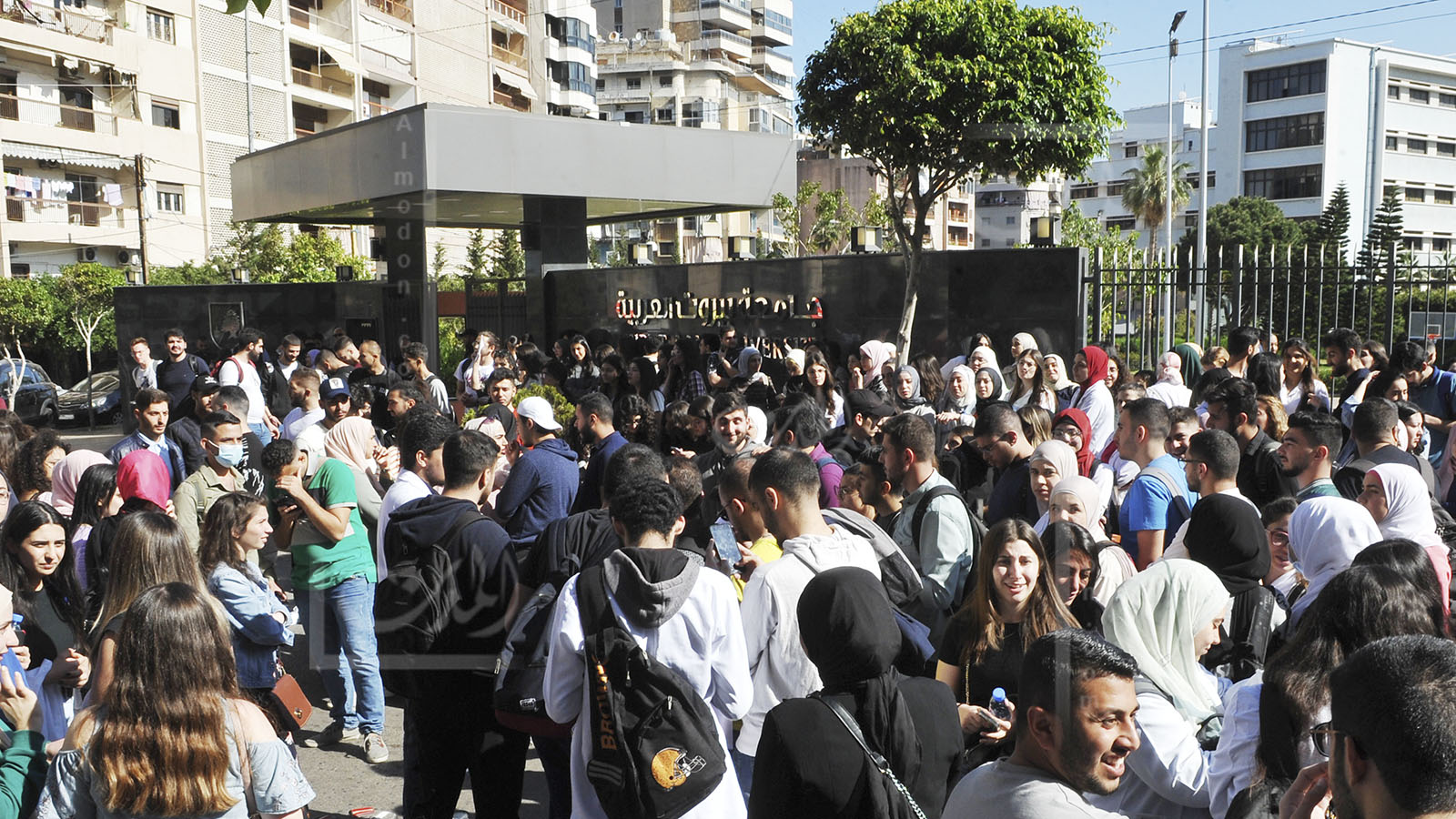 اعتصام طلاب "بيروت العربية" رفضاً لدولرة الأقساط
