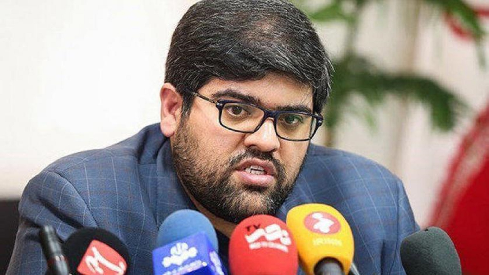 التلفزيون الايراني يقيل مسؤولاً "أهان السنّة"