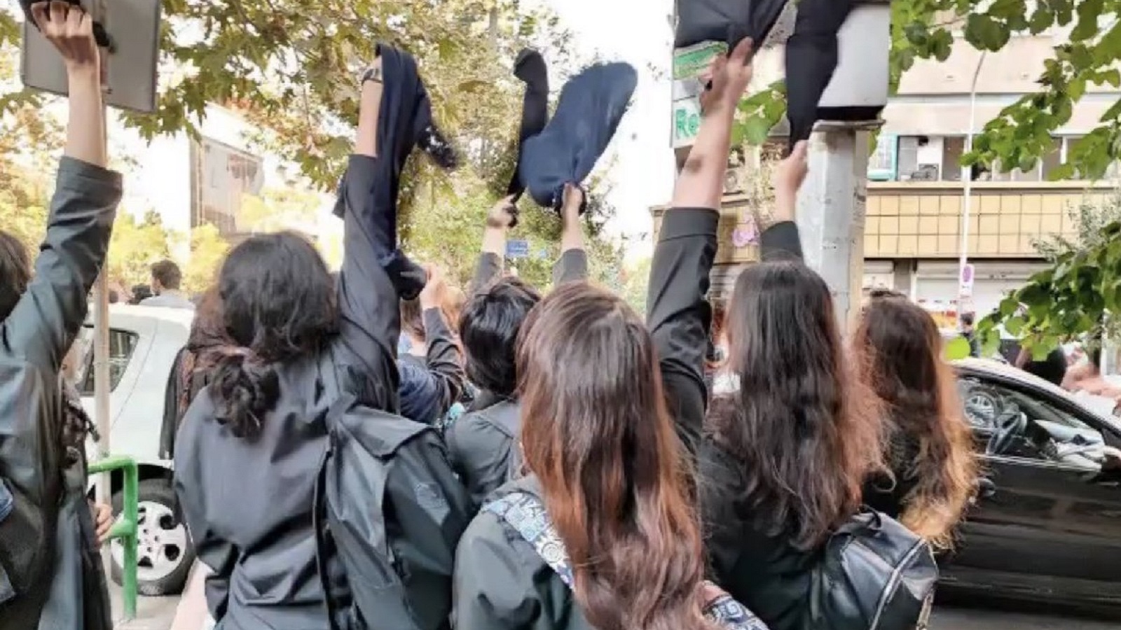 إيران:دعوات للتحرك في يوم الطالب..والسلطة تلاحق مطلوبين في الخارج