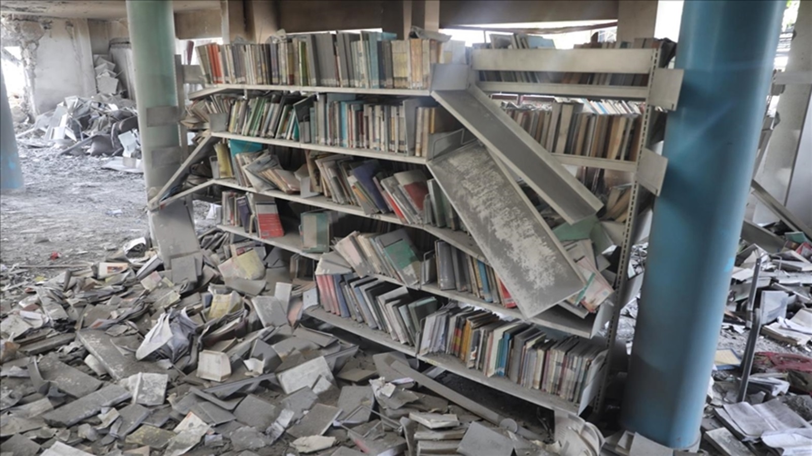 غزة.. المكتبة الرئيسة أيضاً ضحية الحرب الإسرائيلية