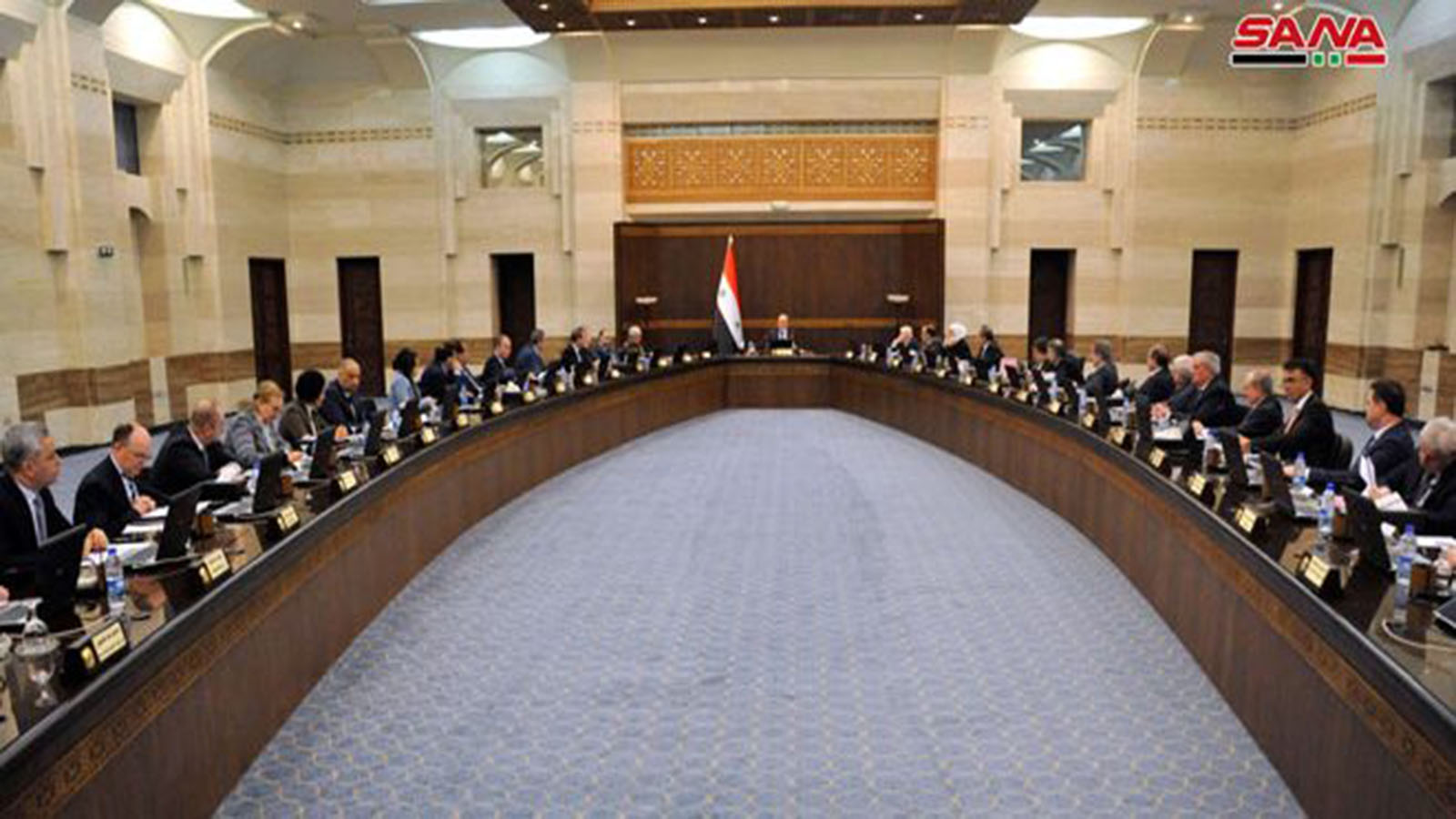 الاتحاد الاوروبي يضيف الوزراء السوريين الجدد الى لائحة عقوباته