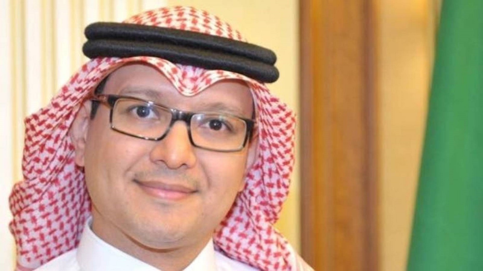 مرافق السفير السعودي "يصادر" مصعداً في "الأميركية"