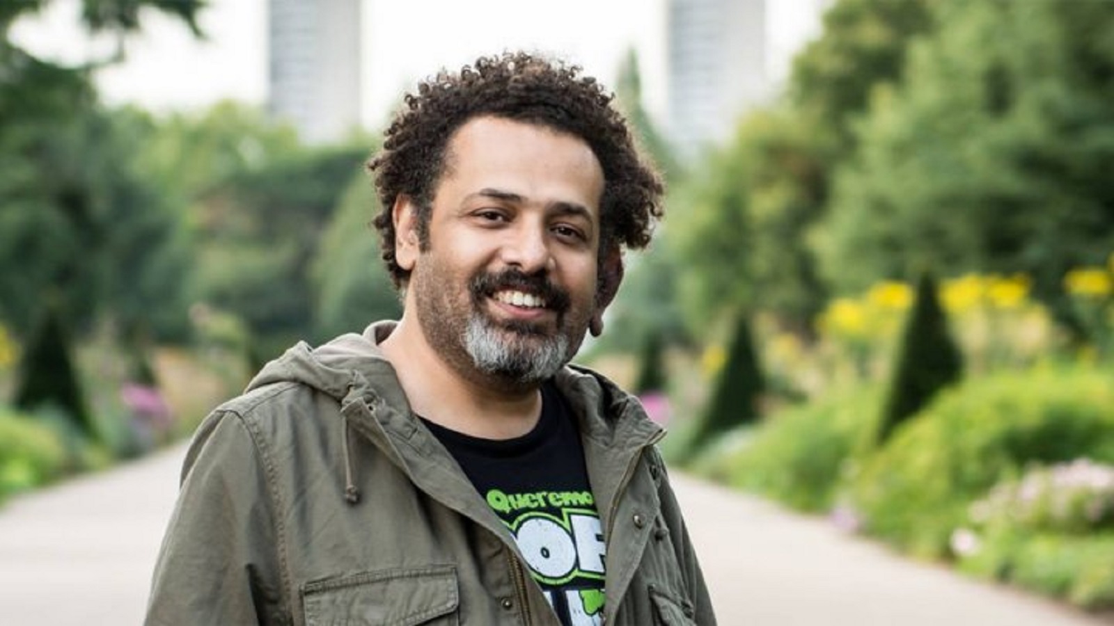 النيابة المصرية تقرر حبس وائل عباس بتهمة "الارهاب"