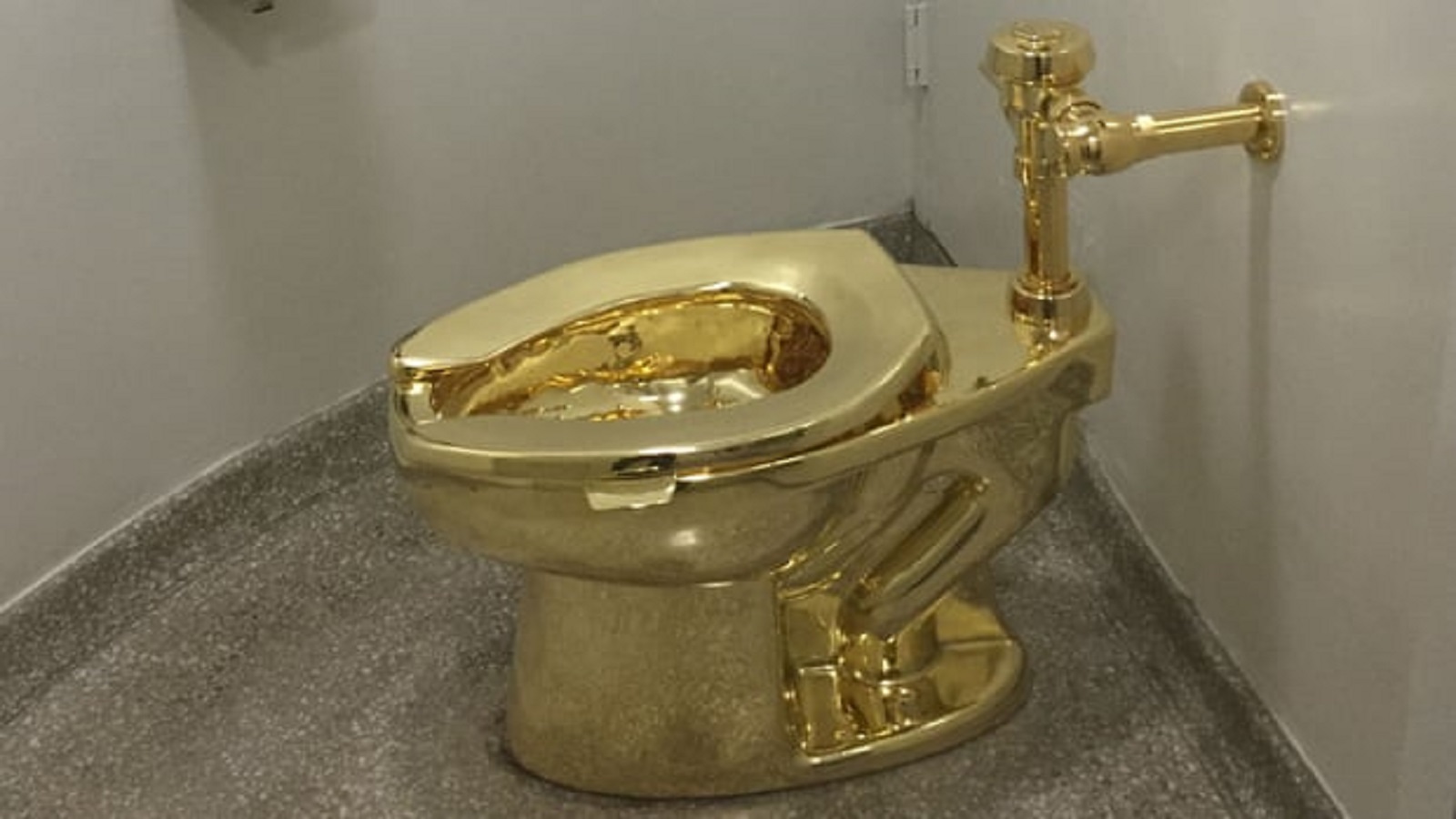 هذا المرحاض الذهبي اسمه "أميركا"