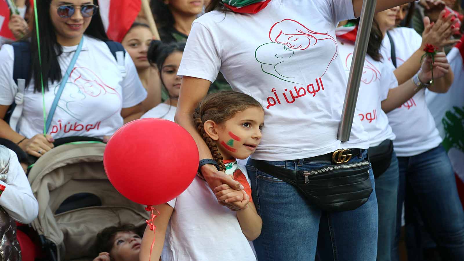 الثورة المدنية تنفجر فرحاً وتنجز استقلال الشعب اللبناني